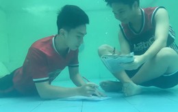 Người ta bảo 'Nước tới chân mới nhảy, còn tôi hẳn là nước ngập đầu'