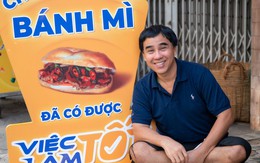 Quyền Linh môi giới việc làm bên xe... bán bánh mì