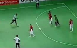 Siêu phẩm futsal 'ảo tung chảo'