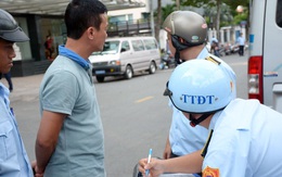 Xử phạt xả rác, tiểu bậy: Rối vì nhiều quy định