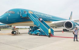 Các chuyến bay tạm ngưng do bão hoạt động trở lại