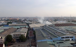Chung cư bị khói 'khủng bố', dân dọn nhà lánh nạn