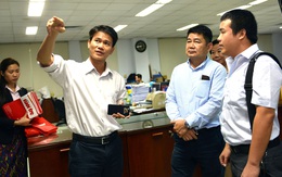Đoàn nhà báo Lào tham quan báo Tuổi Trẻ