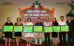 Vinasoy trao tặng 1,3 triệu suất sữa Fami Kid cho học sinh tiểu học