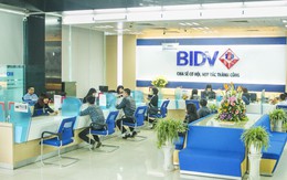Người 'bỗng dưng có tài khoản giao dịch 27,5 tỉ' rút đơn kiện