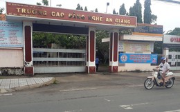 Lo bị thôi việc vì… tuyển sinh giảm