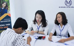 Công ty... tuyển sinh đại học chính quy?