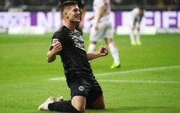 Cầu thủ Frankfurt ghi 5 bàn trong một trận đấu ở Bundesliga