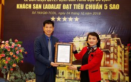 Khách sạn Ladalat đón nhận quyết định công nhận đạt chuẩn 5 sao