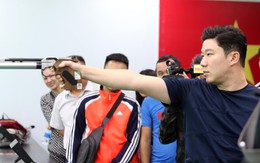 Xạ thủ 4 lần vô địch Olympic mê... câu cá