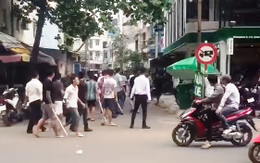 Hàng chục người cầm gậy náo loạn đường phố Sài Gòn