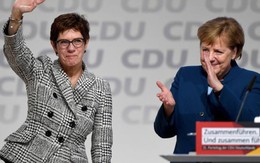 Đảng cầm quyền Đức bầu "tiểu Merkel" làm lãnh đạo đảng