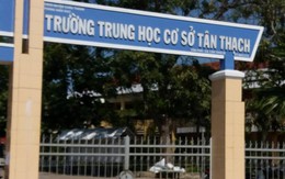 Tạm đình chỉ học tập nam sinh bóp cổ cô giáo