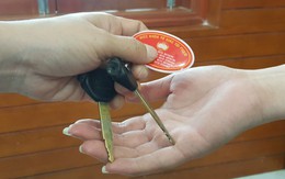 Đăng ký xe, làm chứng minh thư nhận 'móc khóa tố giác tội phạm'