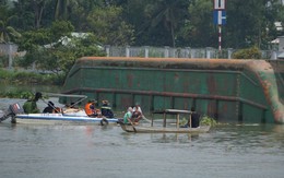 Sà lan cát lật làm 2 người chết là do ôm cua với tốc độ cao