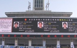 Giựt nợ ở Trung Quốc coi chừng bị 'bêu tên thị chúng'