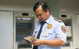 Than lỗ, nhiều ngân hàng muốn tăng phí rút tiền ATM