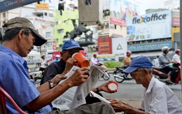 Mong nhiều bài báo nhân văn thay các 'tin tức ngực'