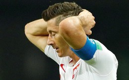 Robert Lewandowski tố đồng đội bỏ “đói” bóng