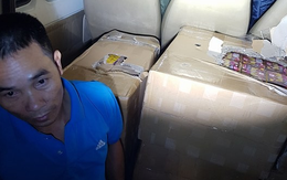 Bắt xe khách chở 300kg pháo
