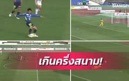 Video: 90 giây ghi 2 'siêu phâm' từ khoảng cách... hơn giữa sân!