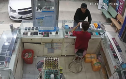 Chàng trai lịch sự đi xe hơi mua điện thoại rồi cướp 3 iPhone 7 plus