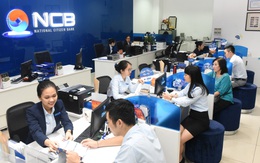 NCB tặng quà cho khách gửi tiền nhân dịp sinh nhật 25 năm