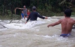 Trải dài ven biển miền Trung vẫn mưa gió liên miên