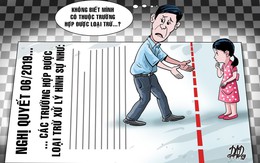 Cha mẹ tắm cho con có bị kết tội dâm ô?