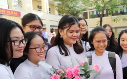 "Tôi dạy văn thì bộ trưởng cũng mê"