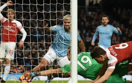 Aguero thừa nhận bóng chạm tay khi ghi bàn vào lưới Arsenal