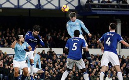 Đá bại Everton, Manchester City chiếm lại ngôi đầu