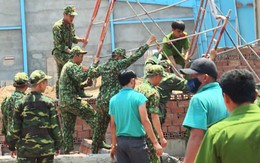 Thứ trưởng Bộ Xây dựng: 'Tường sập và dãy liền kề không liên kết ngang'