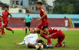 Cầu thủ hư tại ông bầu