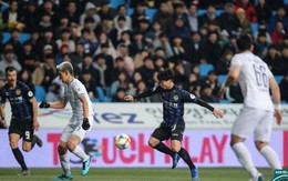 HLV Incheon Utd khen Công Phượng sau trận đá chính đầu tiên