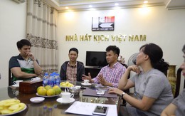 Nhà hát Kịch VN hỗ trợ gia đình nạn nhân tai nạn hầm Kim Liên 300 triệu đồng