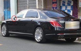 Xe Maybach chục tỉ đậu ngoài đường bị bẻ kính chiếu hậu