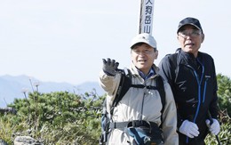 Tân Nhật hoàng Naruhito có thể phải từ bỏ đam mê trekking