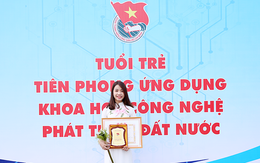 Sinh viên Duy Tân nhận học bổng Nữ sinh viên kỹ thuật AmCham 2019