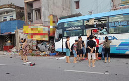 Xe tông liên hoàn gây chết người, một ôtô lao luôn vào nhà dân