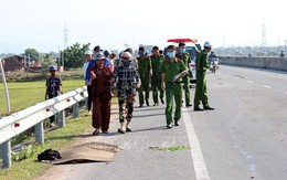 Đang đi bộ về nhà, người đàn ông bị ôtô tông biến dạng