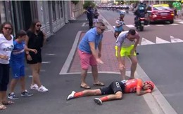 Va chạm khủng khiếp ở Tour De France, cuarơ nằm 'xụi lơ' bên lề với mặt đẫm máu