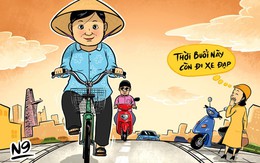 Giữa rừng xe máy có một bà già đạp xe cọc cạch...