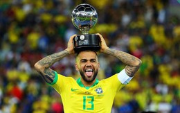 Thất nghiệp, đội trưởng Brazil Dani Alves lên mạng xã hội tìm việc