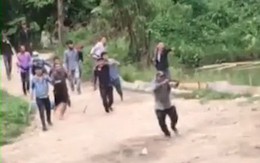 Tranh giành khai thác gỗ, dàn quân bắn nhau như trên phim