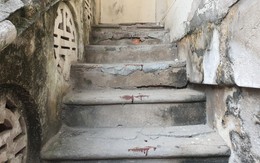 Nhân viên nhà hàng tự sát sau khi đâm chết thiếu niên 15 tuổi