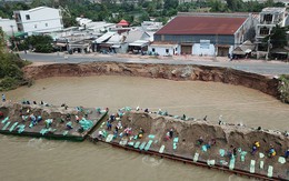 Quốc lộ ôm sông sợ 'ông hà bá'