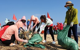 1.000 bạn trẻ cùng truyền thông điệp hãy 'Hãy tử tế với biển'