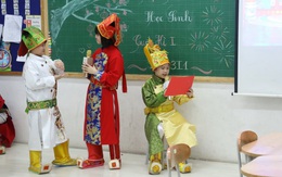 Học trò tiểu học tổ chức họp các bố mẹ