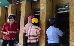 ATM không lo thiếu tiền, chỉ ngán... kẹt xe